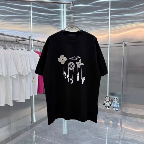 Louis Vuitton Spring/Summer New Crew Neck Short Sleeve T-Shirt, Super Comfortable to Wear, 3D Silicone Craftsmanship